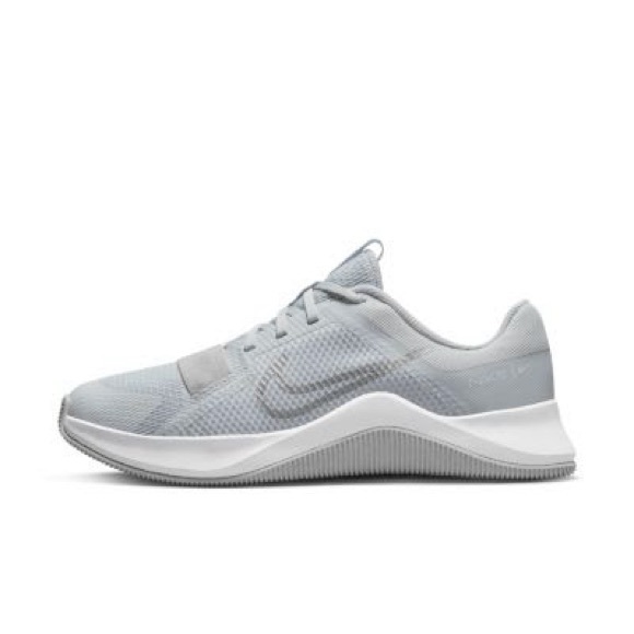 Size 5 womens Nike MC Trainer - Picture 2 of 6